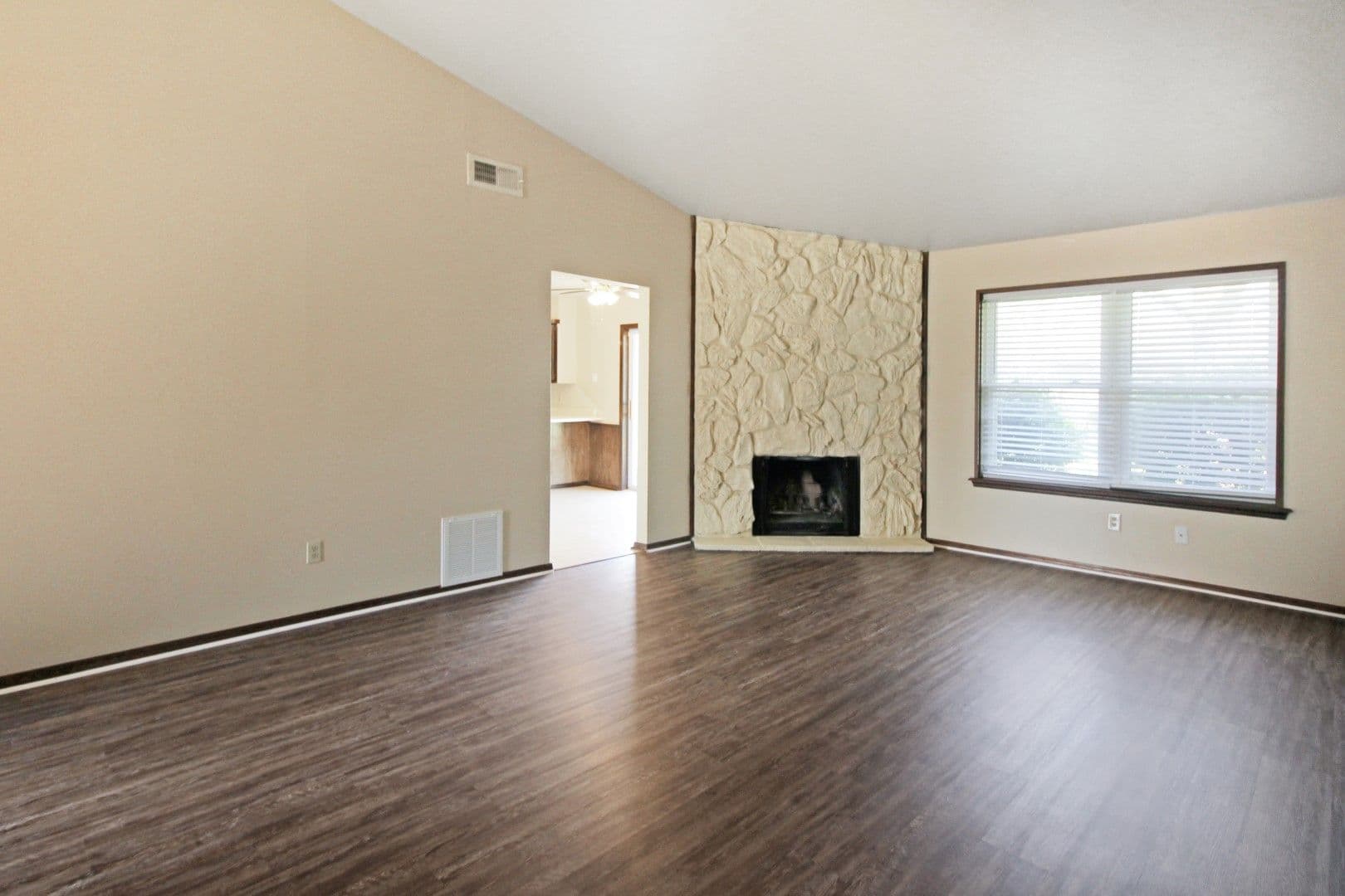 Edmond House: 809 W 8th Street