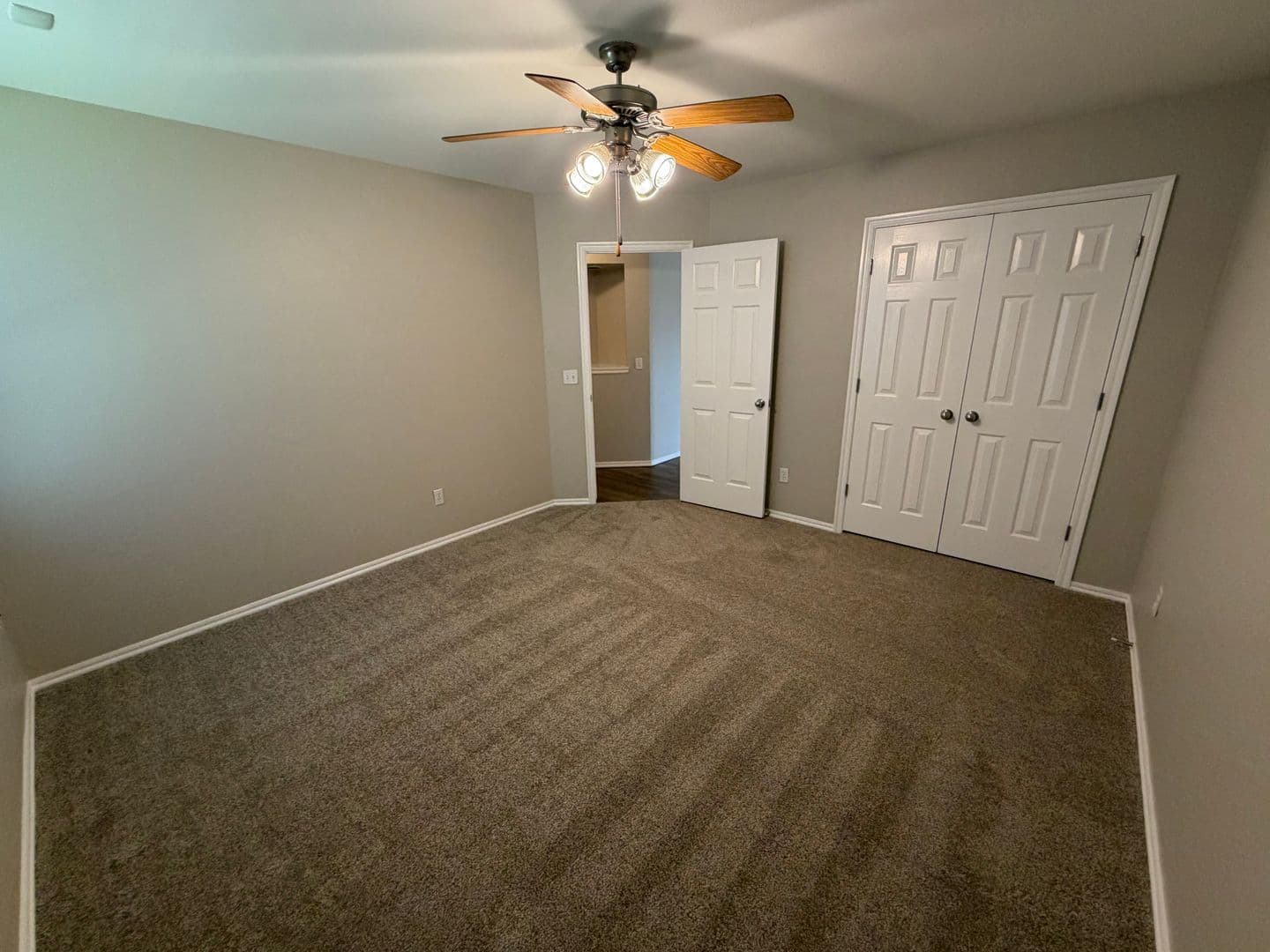 Mustang House: 411 South Pointe Lane