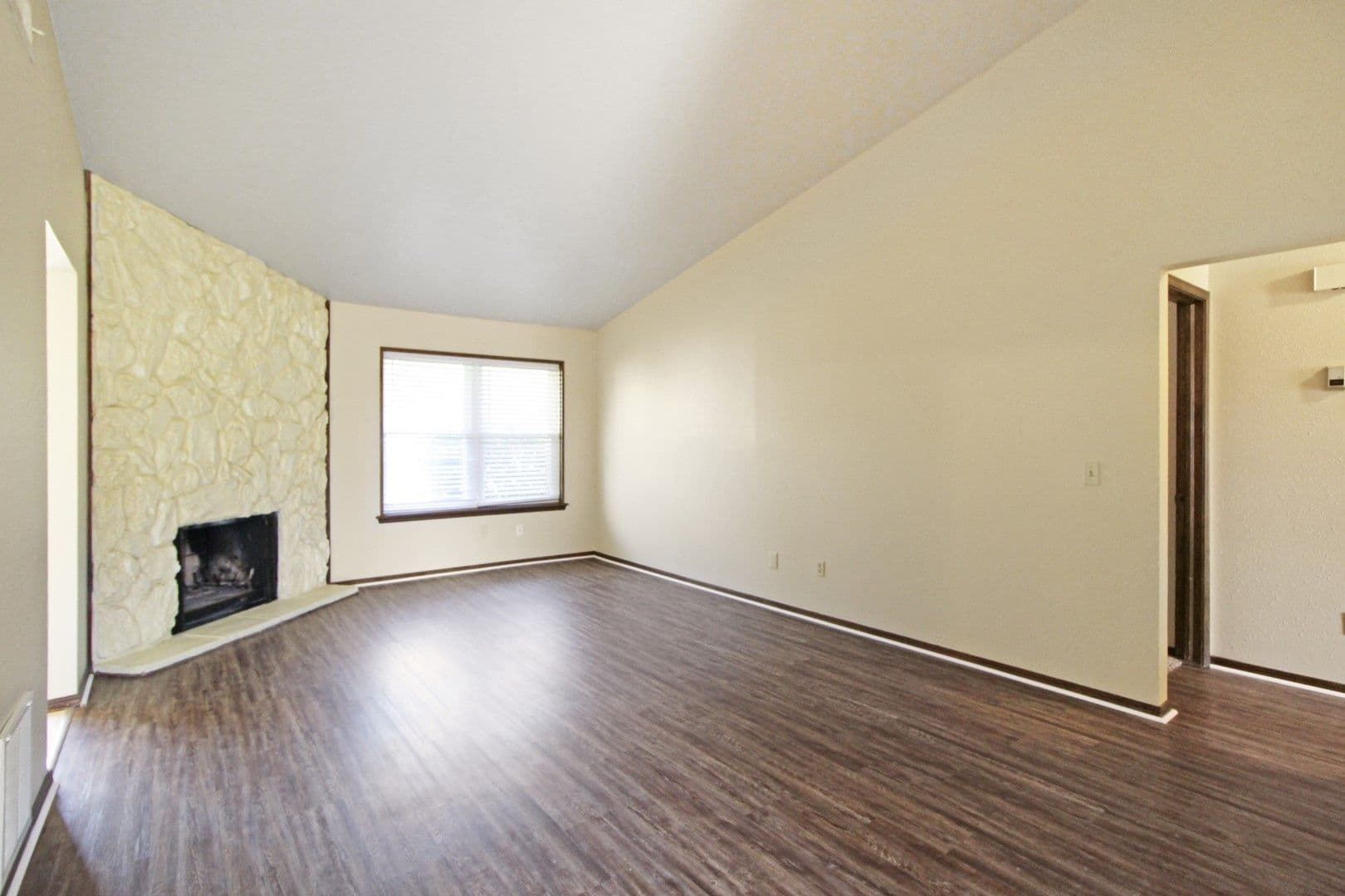 Edmond House: 809 W 8th Street