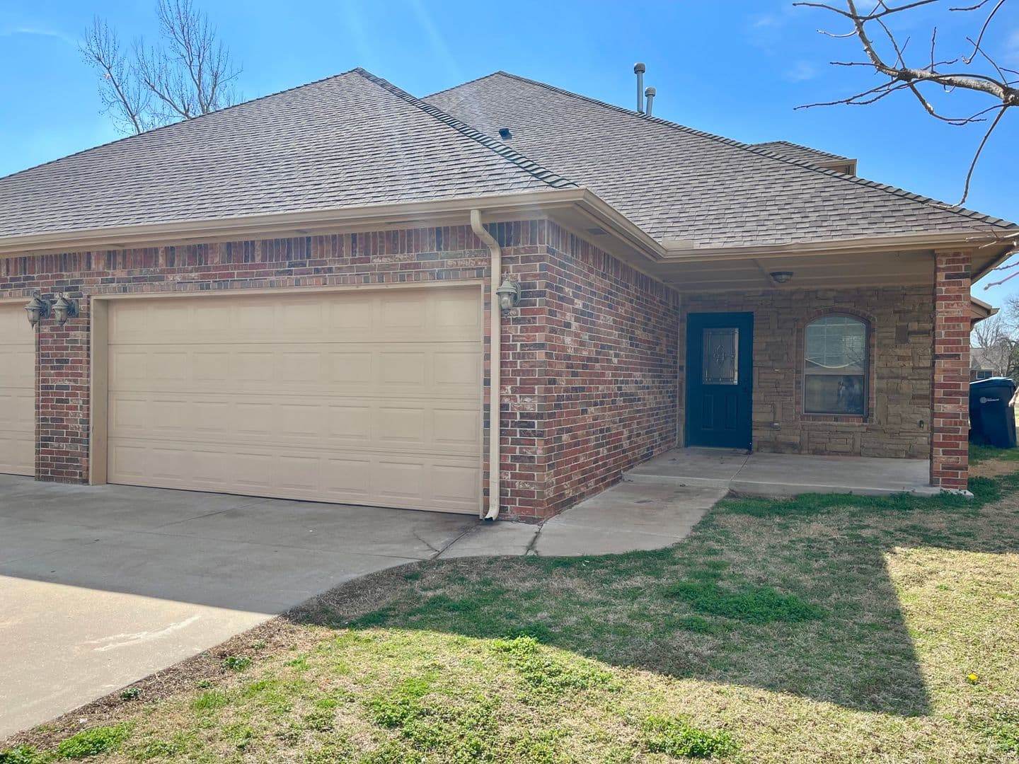Yukon House: 11406 NW 121st Place