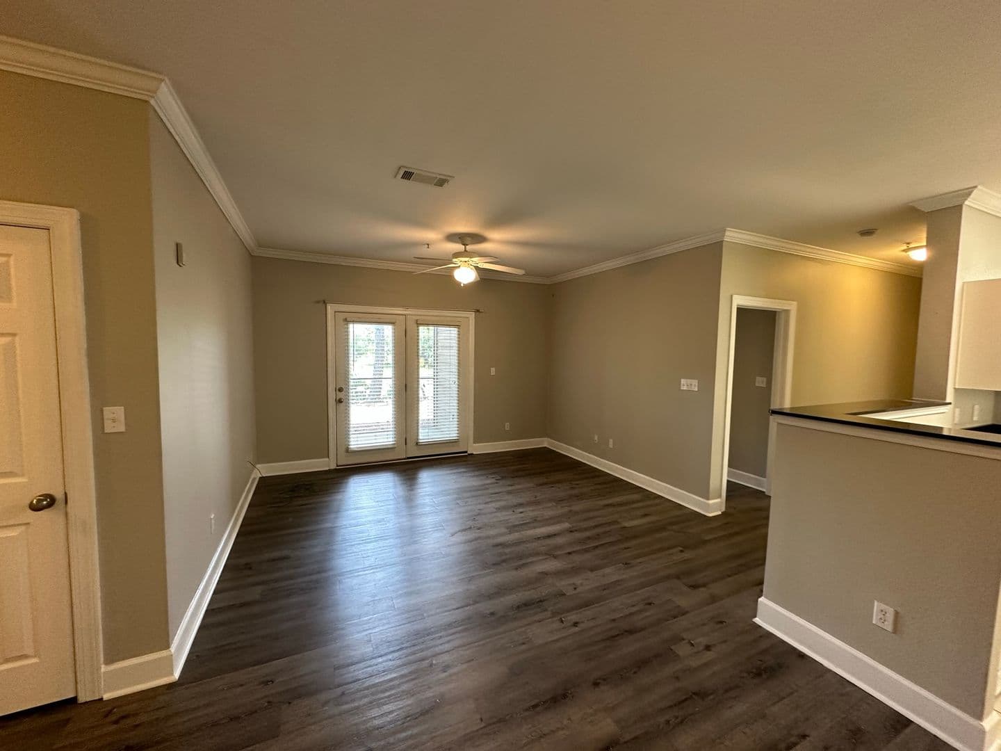 Foley House: 450 Park Avenue #104
