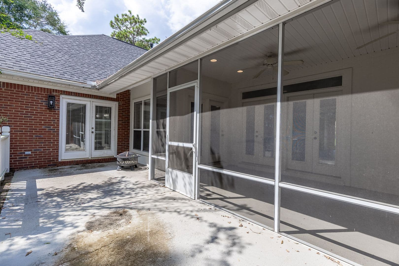 Fairhope House: 212 North Cir.
