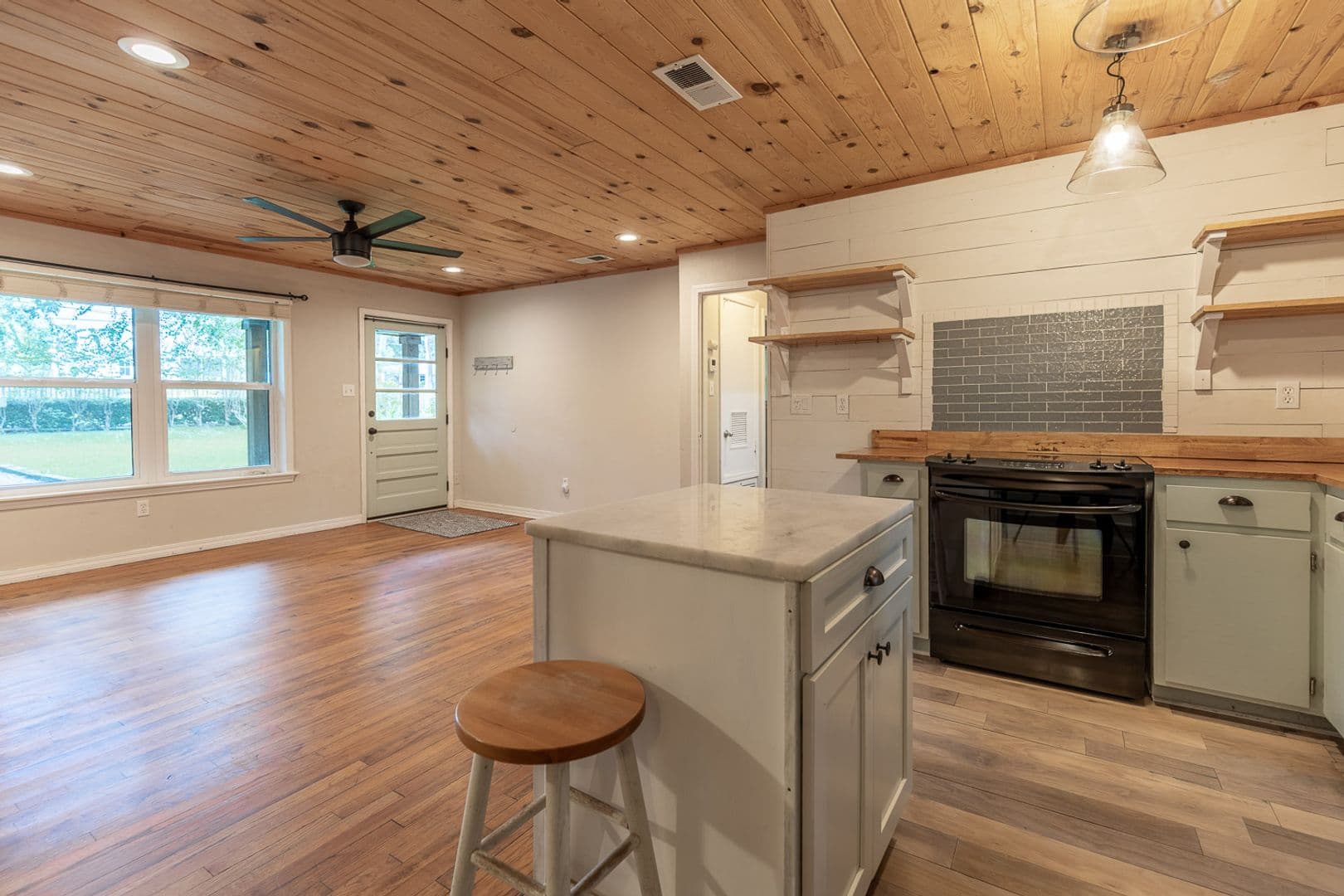 Fairhope House: 556 Middle St