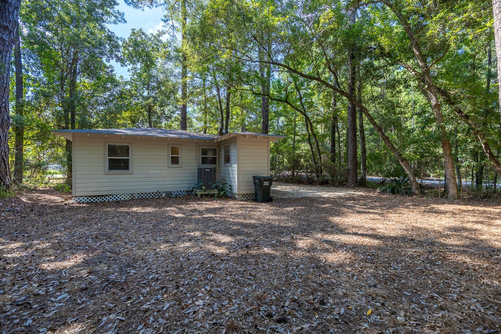Fairhope House: 15750 Scenic Hwy. 98