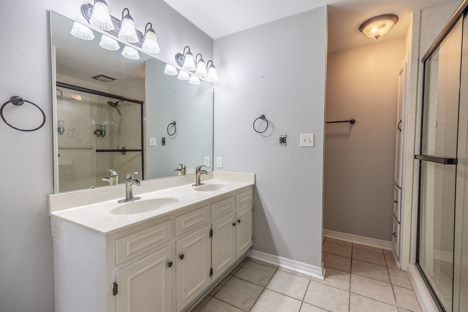 Daphne House: 9 Parma Dr.