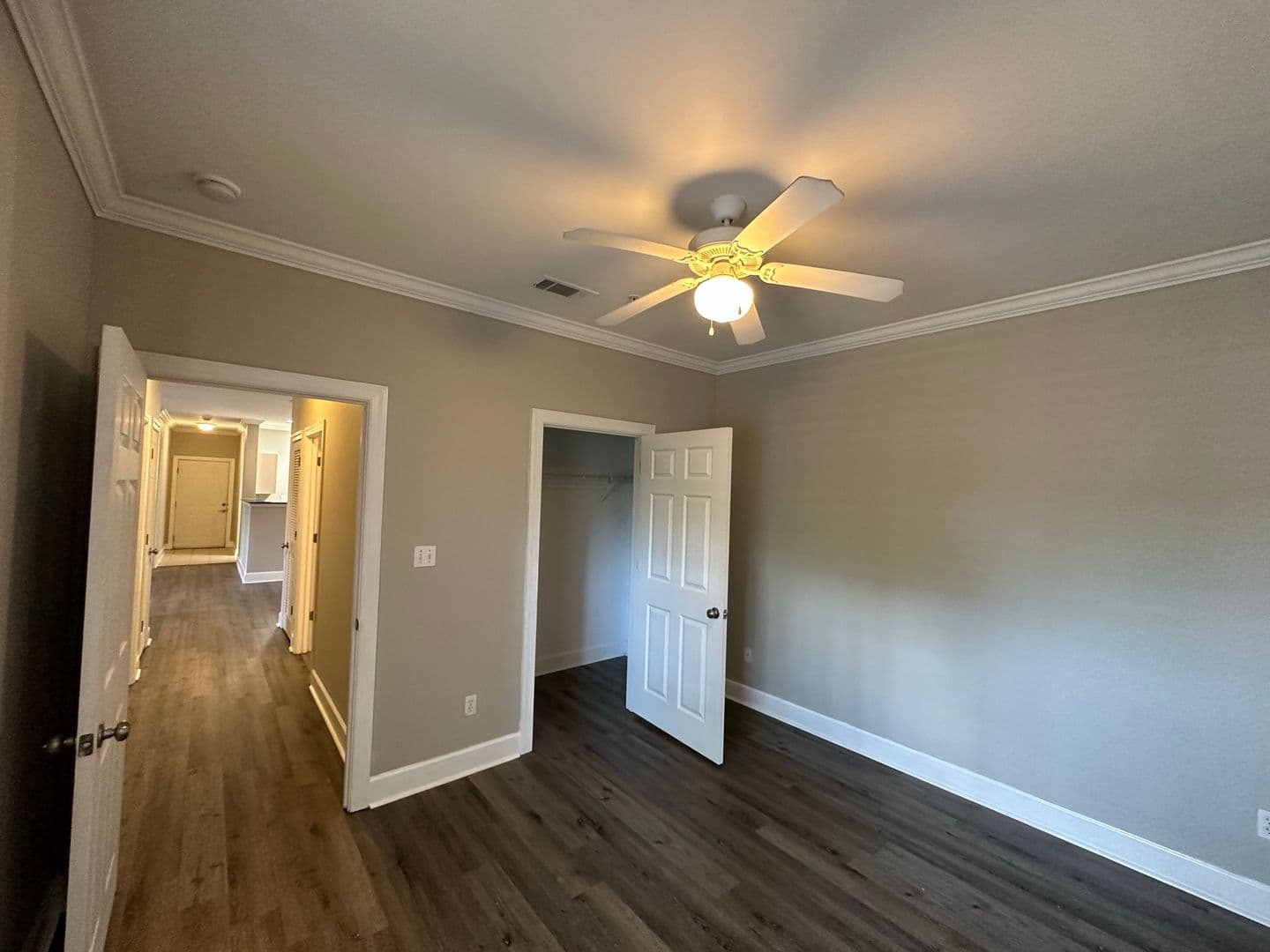 Foley House: 450 Park Avenue #104