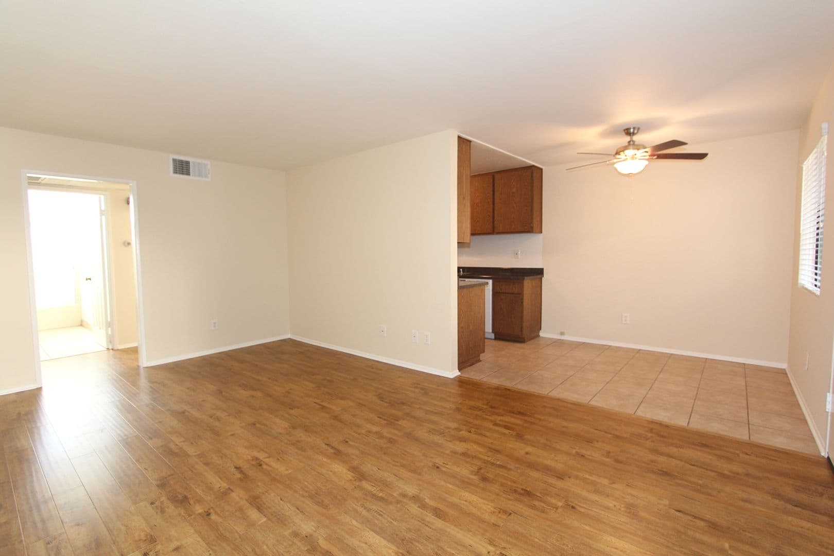 Sherman Oaks Apartment: 5421 Kester Ave.