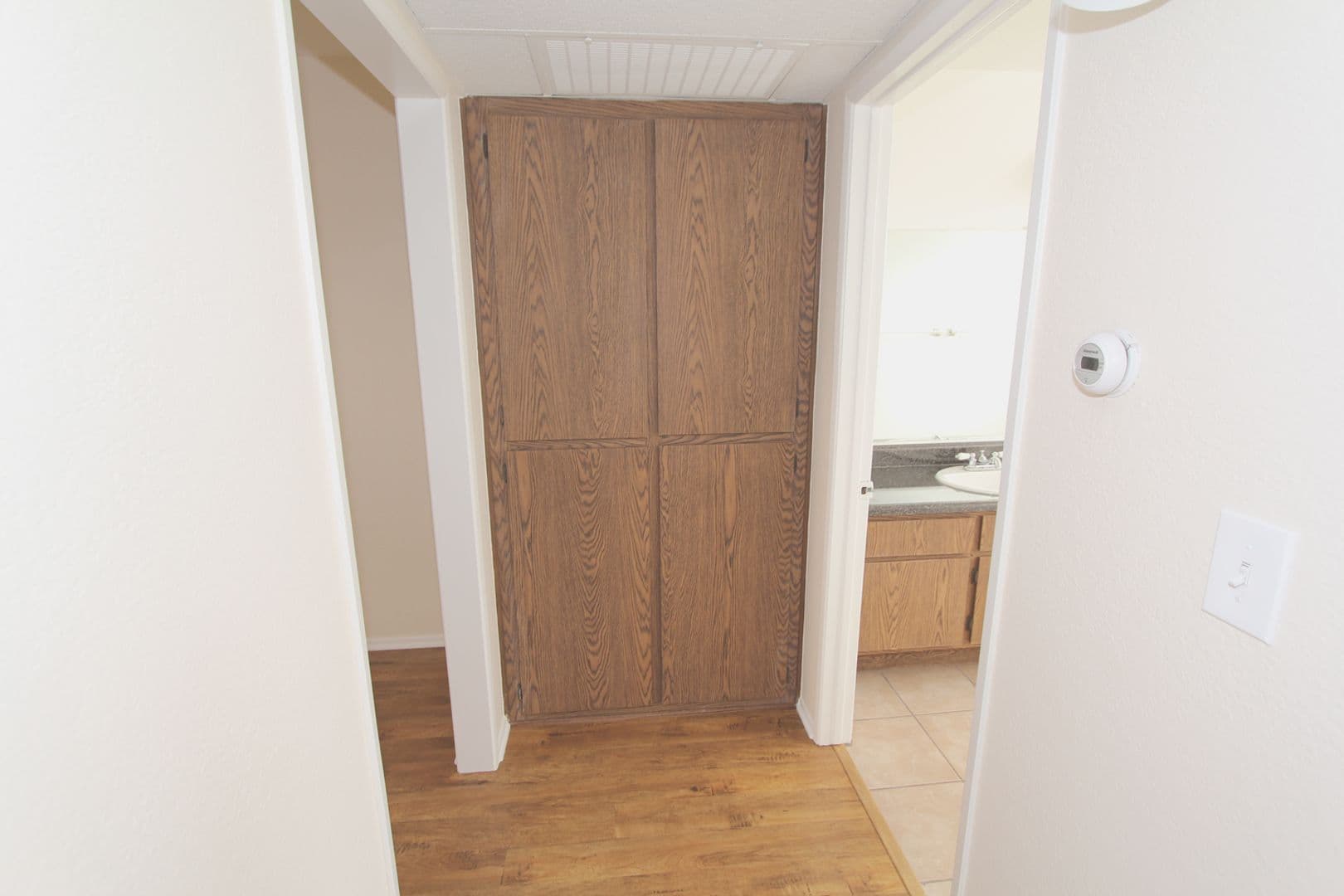 Sherman Oaks Apartment: 5421 Kester Ave.