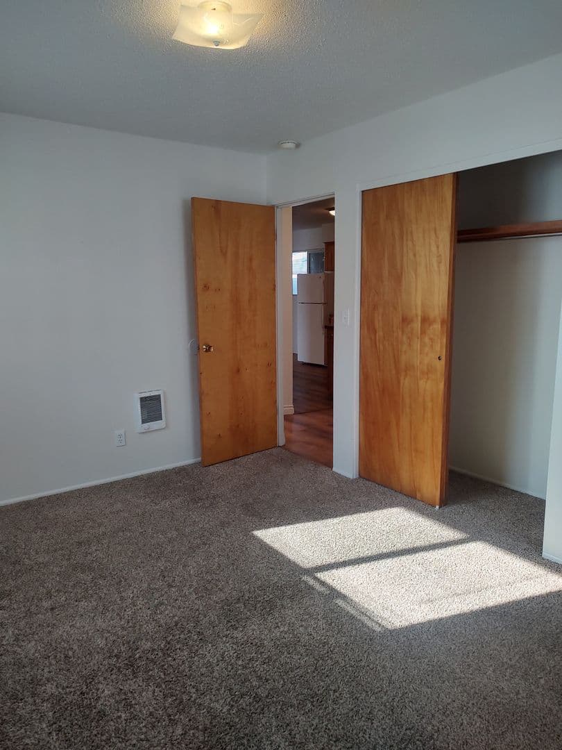Lewiston Apartment: 415 Bryden Ave