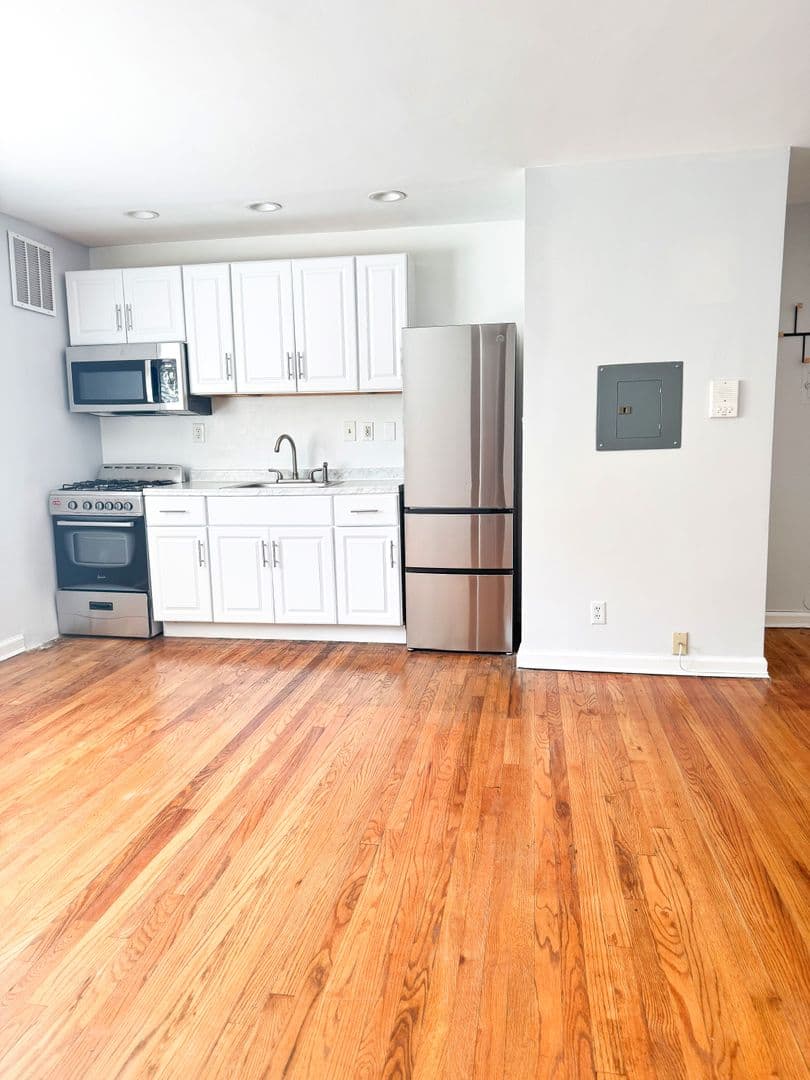 passaic Apartment: 262 Harrison Street