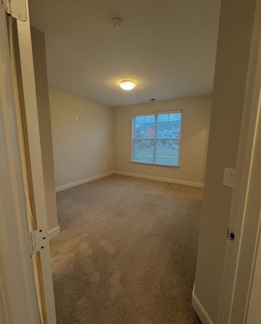 Old Saybrook Apartment: 7 N Main St