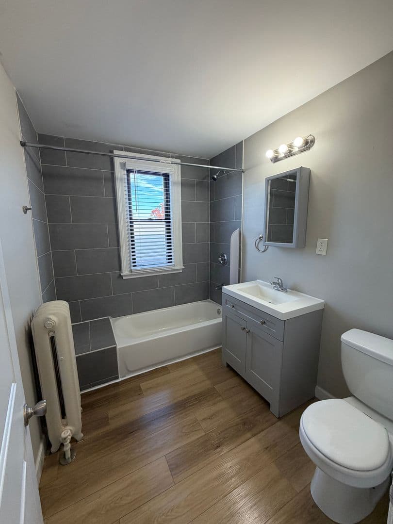 West Hartford Apartment: 843 Farmington Avenue