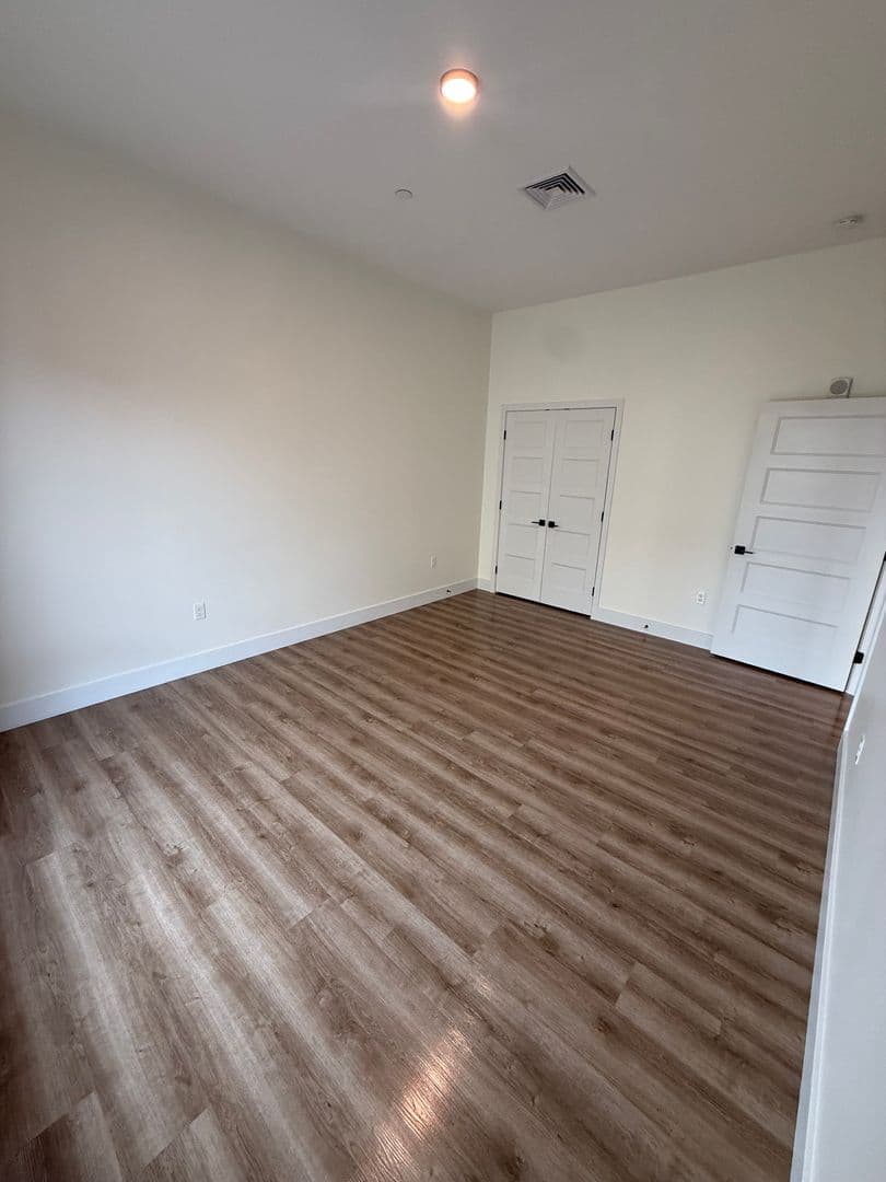 West Hartford Apartment: 1 Park Rd