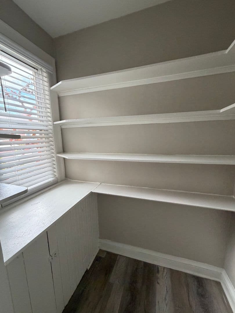 West Hartford Apartment: 843 Farmington Avenue