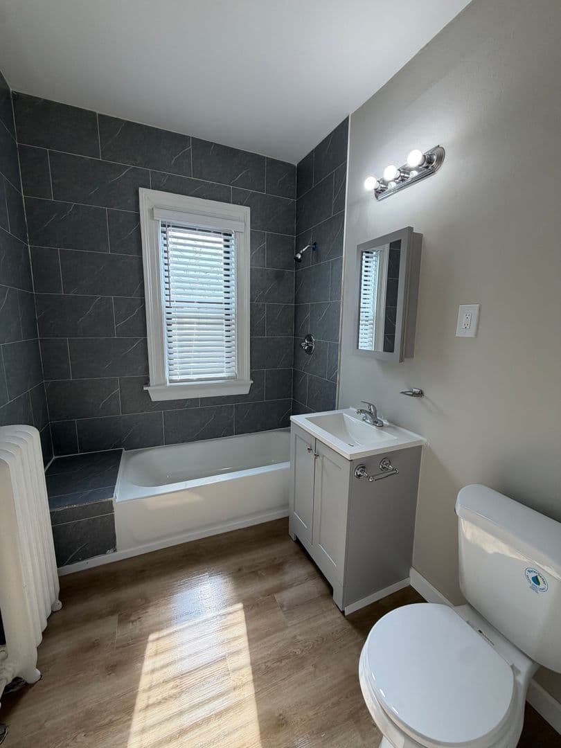 West Hartford Apartment: 843 Farmington Avenue
