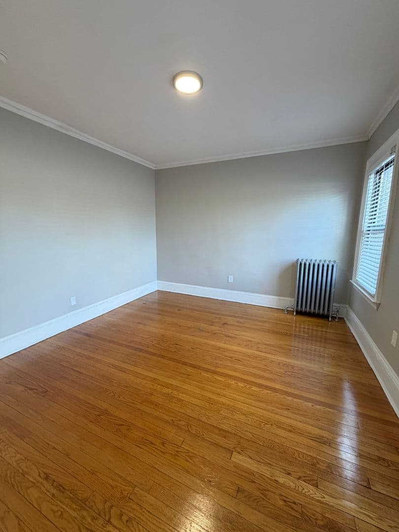 West Hartford Apartment: 843 Farmington Avenue