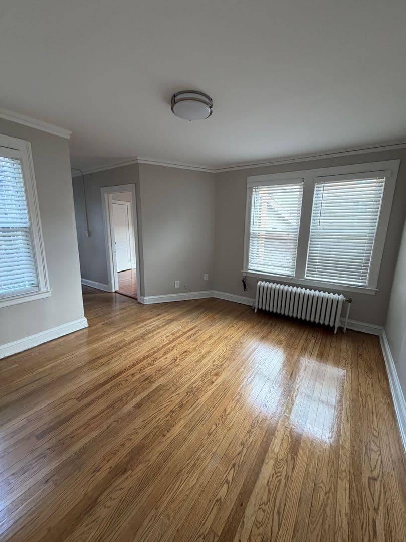 West Hartford Apartment: 843 Farmington Avenue