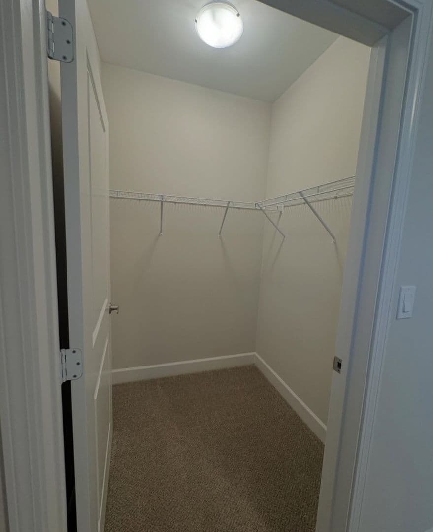 Old Saybrook Apartment: 7 N Main St