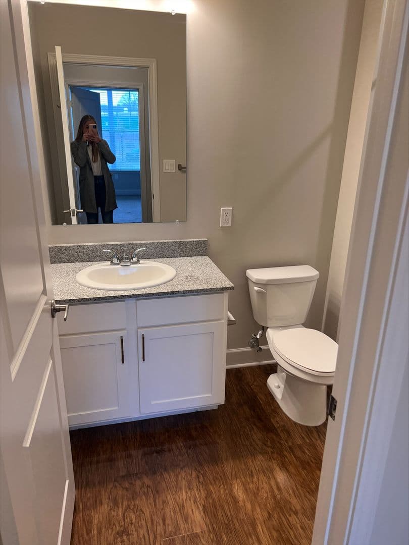 Old Saybrook Apartment: 7 N Main St