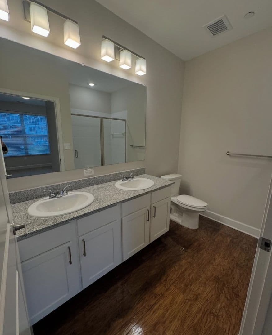 Old Saybrook Apartment: 7 N Main St