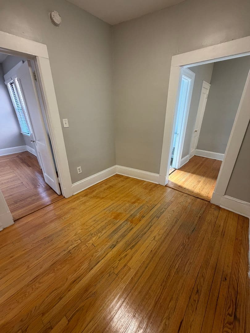 West Hartford Apartment: 843 Farmington Avenue