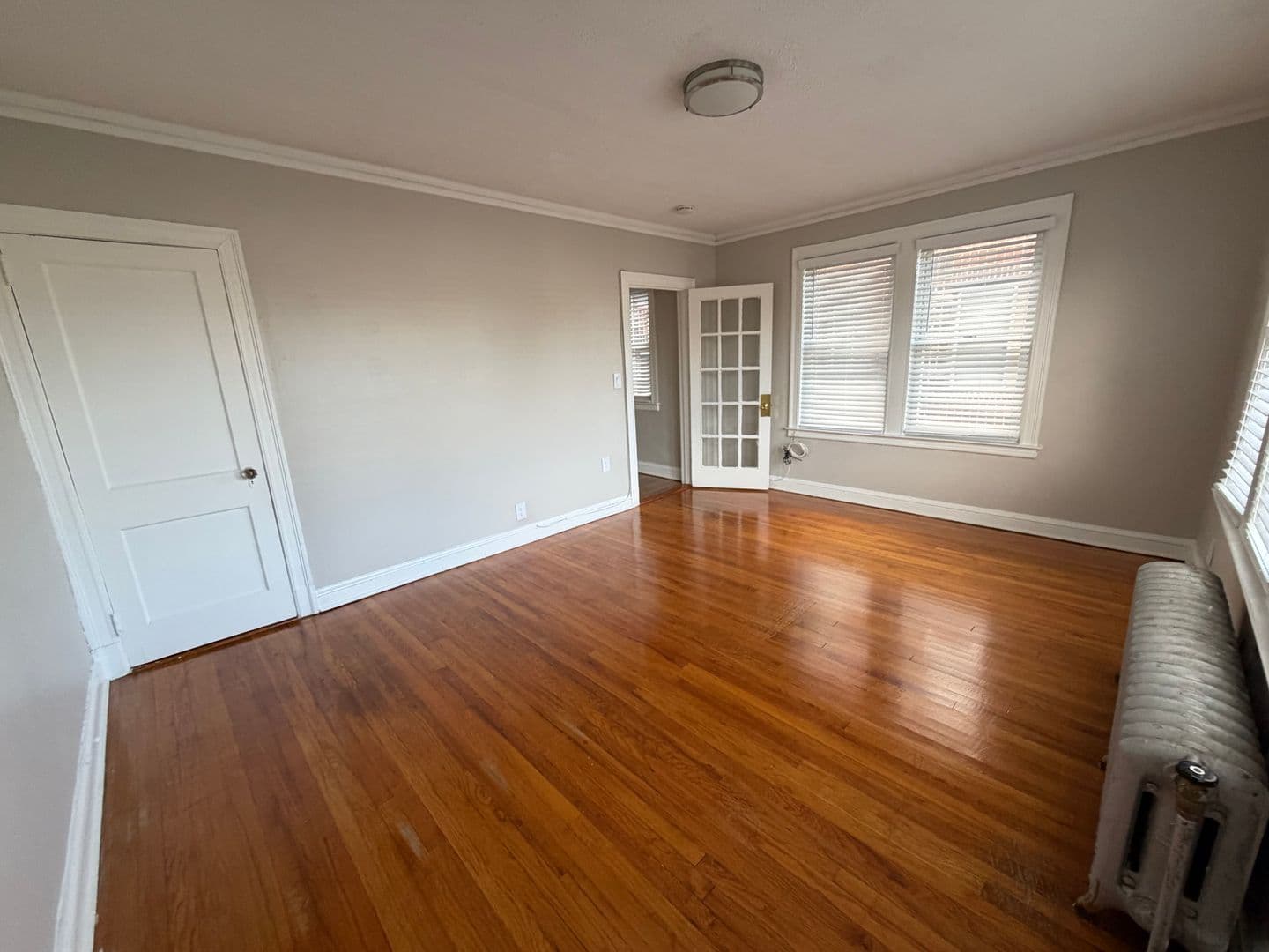 West Hartford Apartment: 843 Farmington Avenue