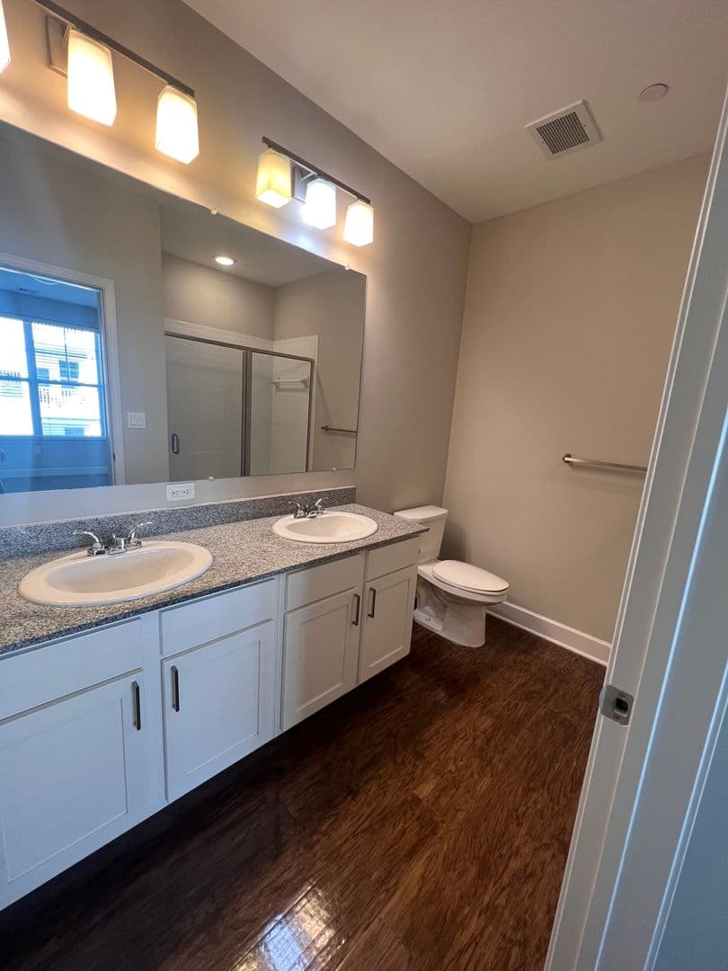 Old Saybrook Apartment: 7 N Main St