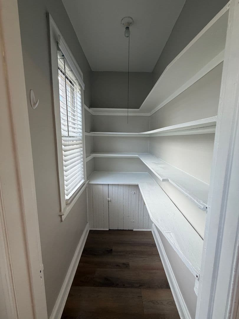 West Hartford Apartment: 843 Farmington Avenue