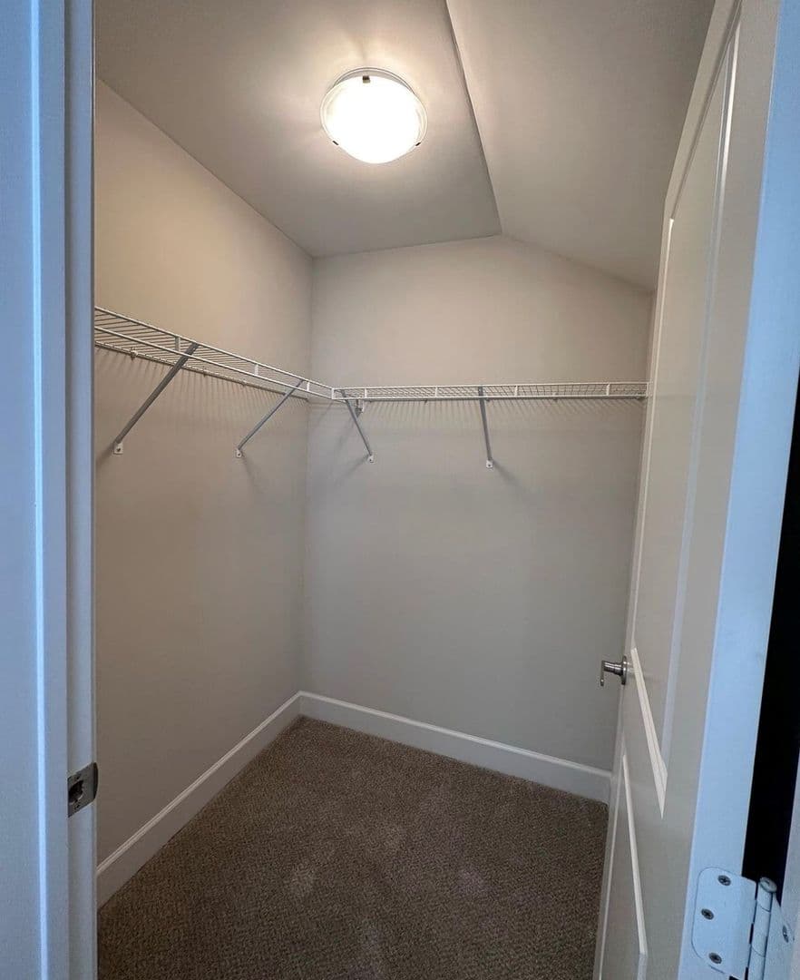 Old Saybrook Apartment: 7 N Main St