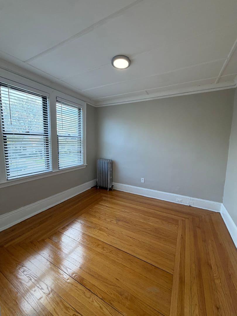 West Hartford Apartment: 843 Farmington Avenue