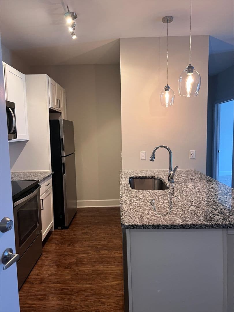 Old Saybrook Apartment: 7 N Main St