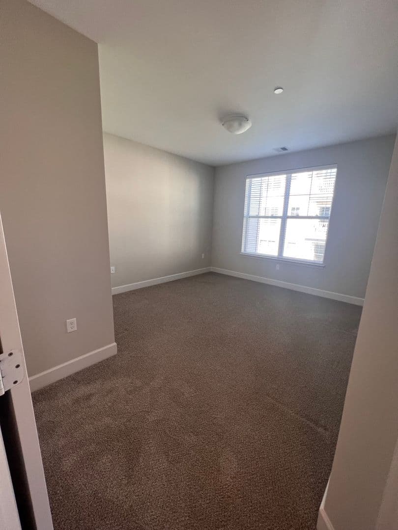 Old Saybrook Apartment: 7 N Main St