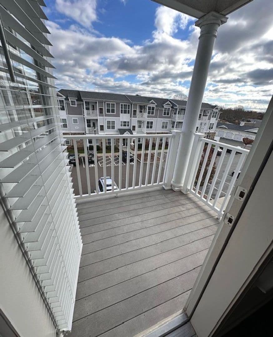 Old Saybrook Apartment: 7 N Main St