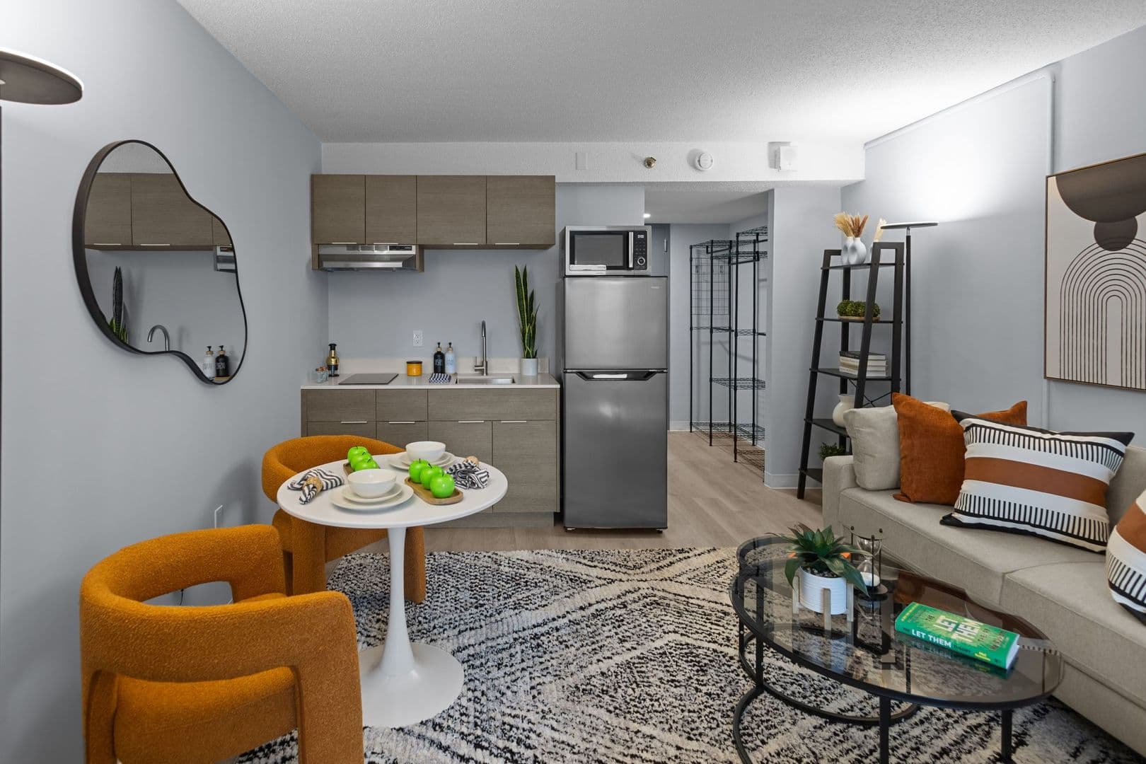 Warwick Apartment: 1850 Post Road