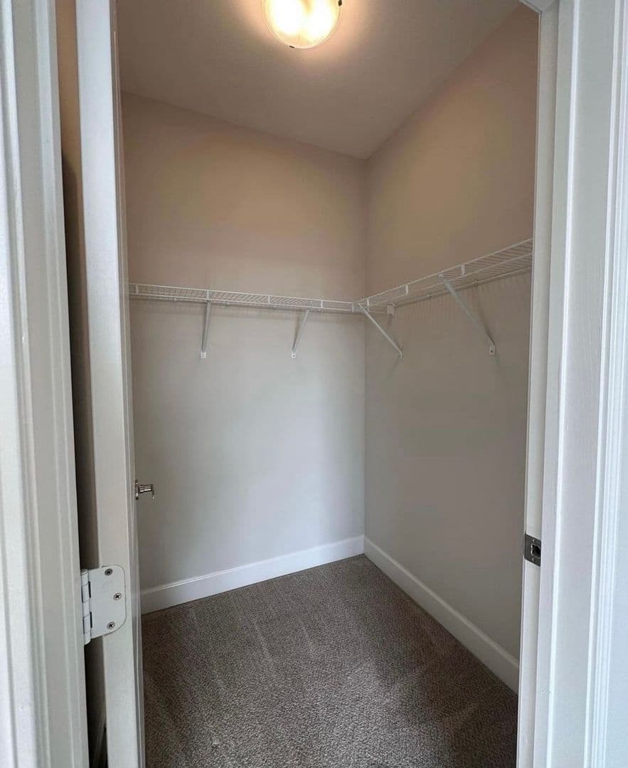 Old Saybrook Apartment: 7 N Main St
