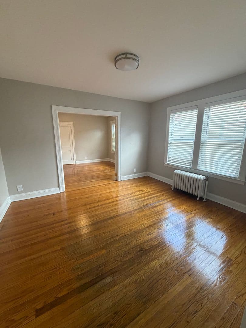 West Hartford Apartment: 843 Farmington Avenue