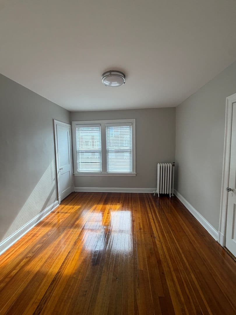 West Hartford Apartment: 843 Farmington Avenue