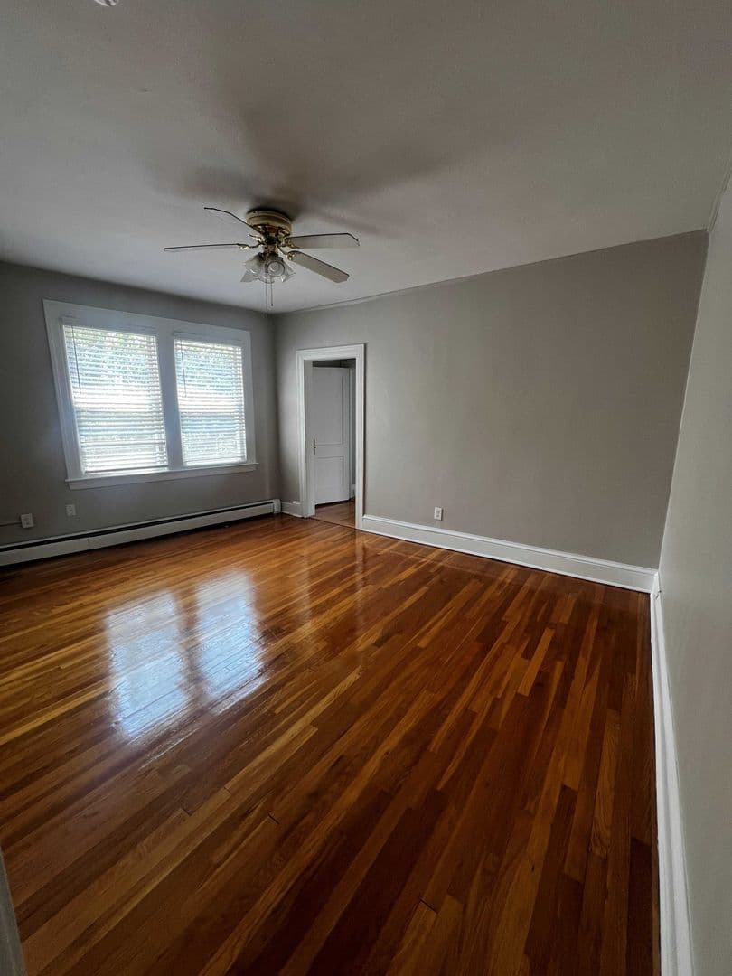 West Hartford Apartment: 843 Farmington Avenue