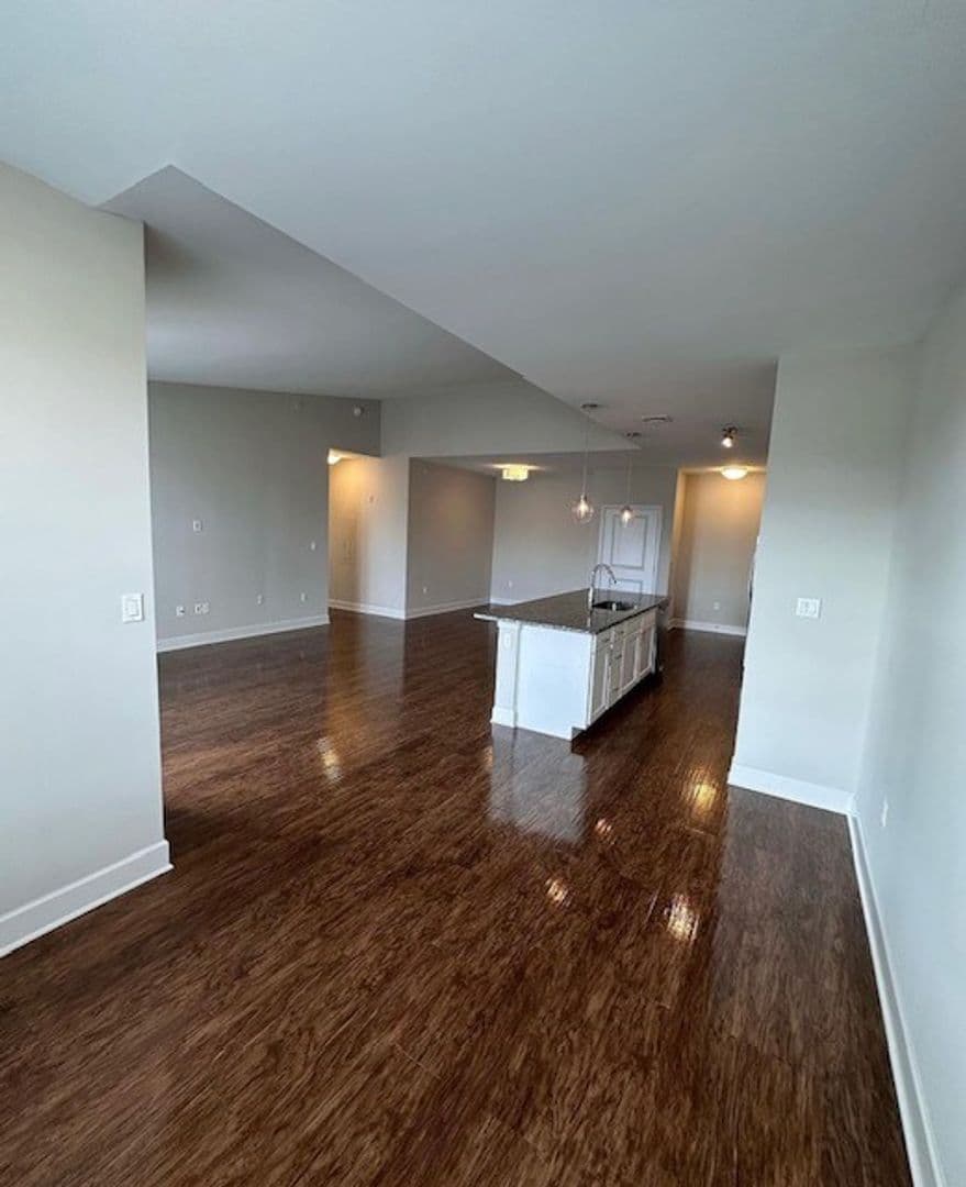 Old Saybrook Apartment: 7 N Main St