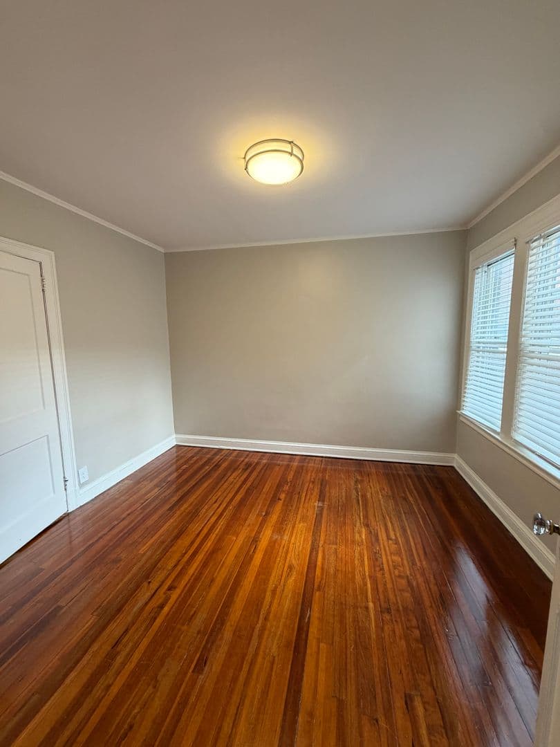 West Hartford Apartment: 843 Farmington Avenue
