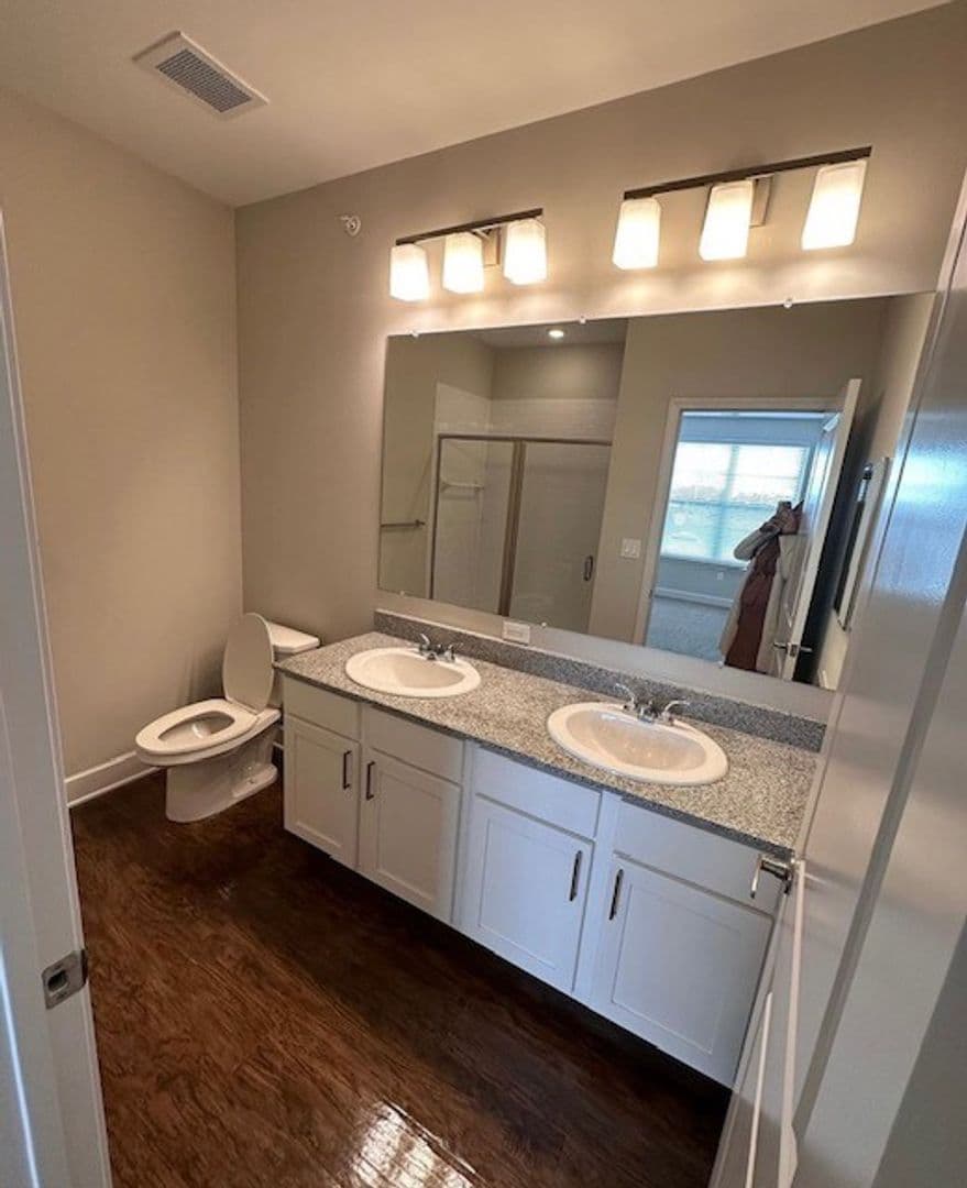 Old Saybrook Apartment: 7 N Main St