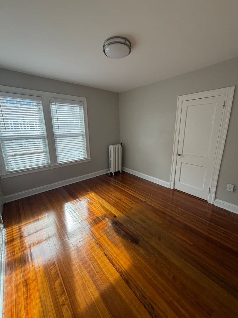 West Hartford Apartment: 843 Farmington Avenue