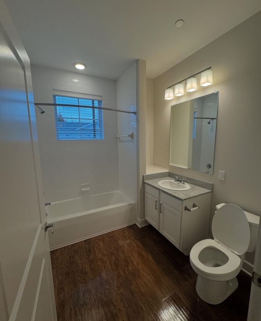 Old Saybrook Apartment: 7 N Main St