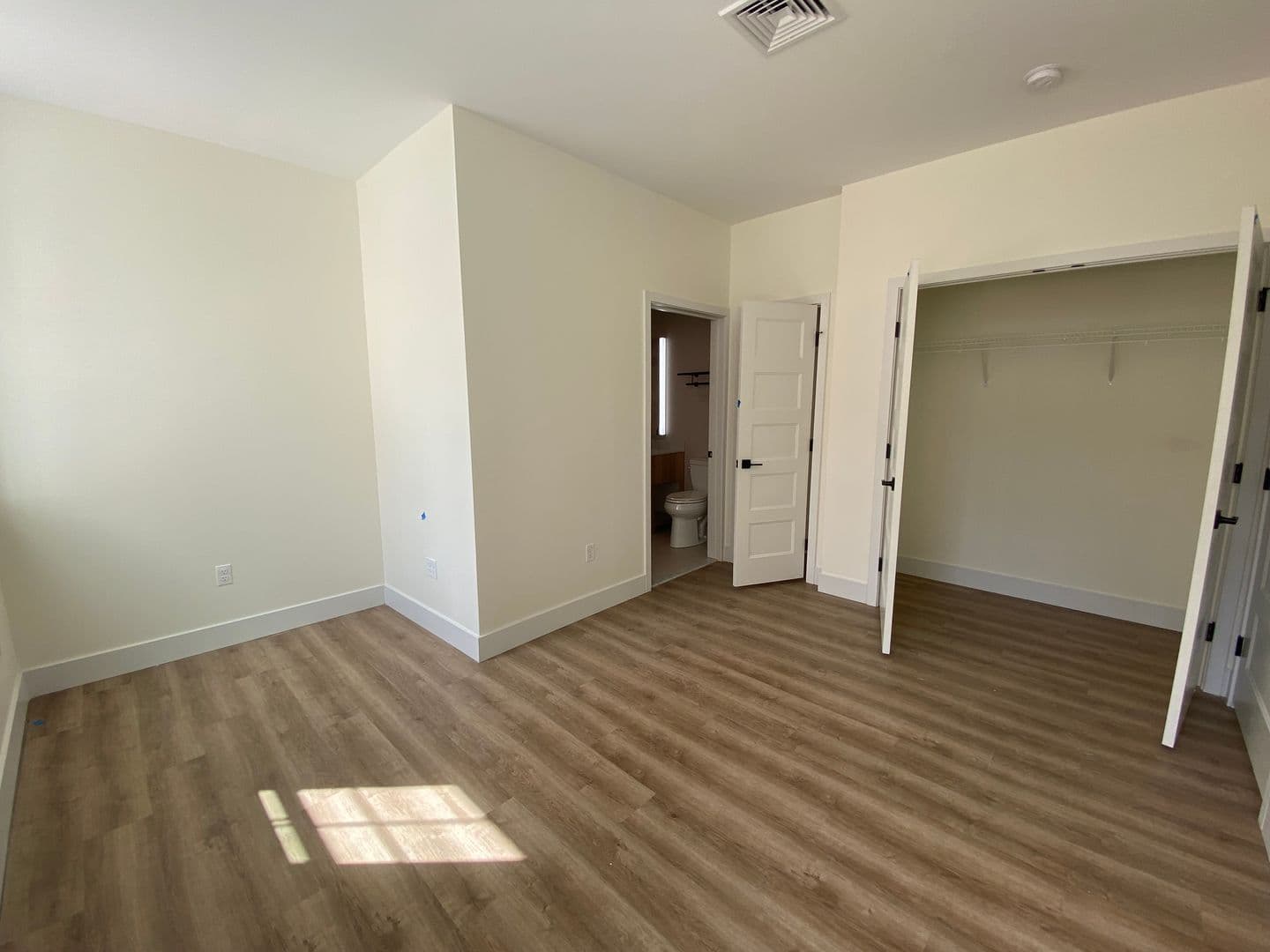 West Hartford Apartment: 1 Park Rd