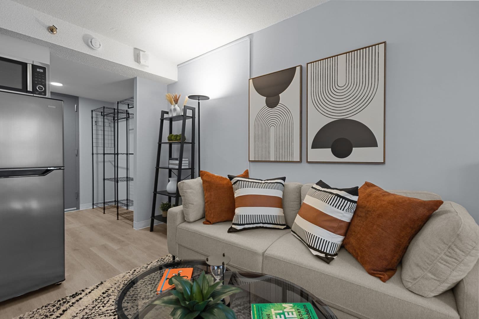 Warwick Apartment: 1850 Post Road