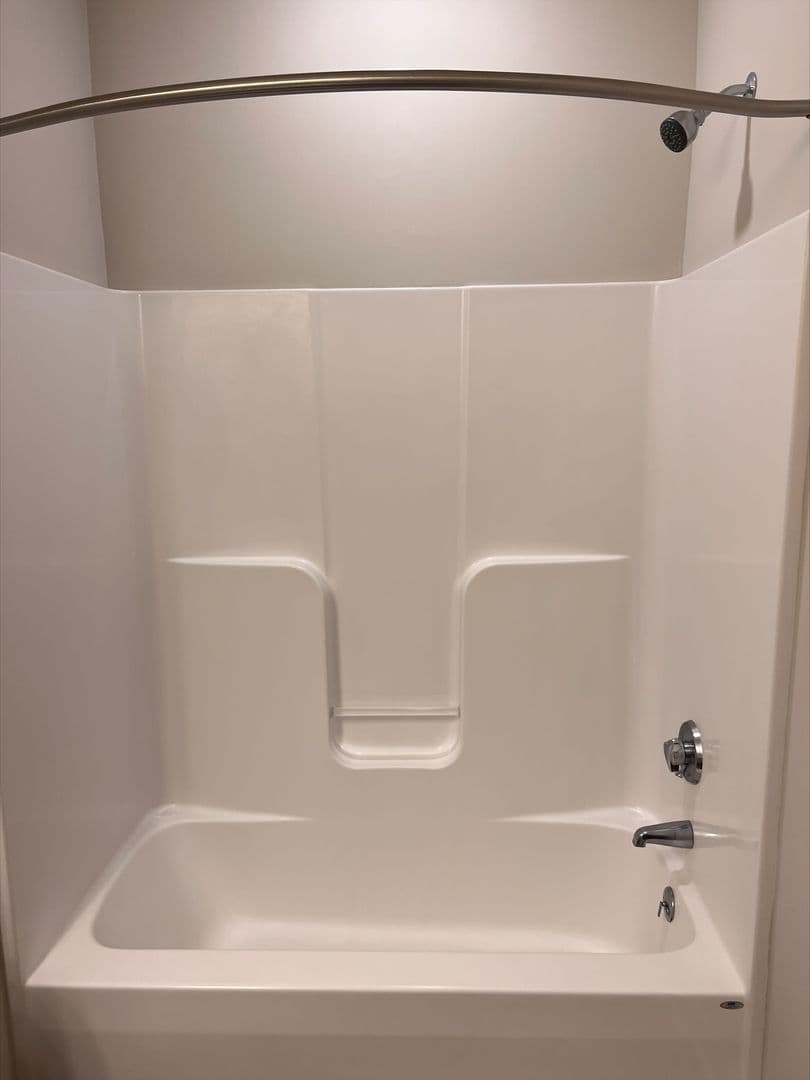 Old Saybrook Apartment: 7 N Main St