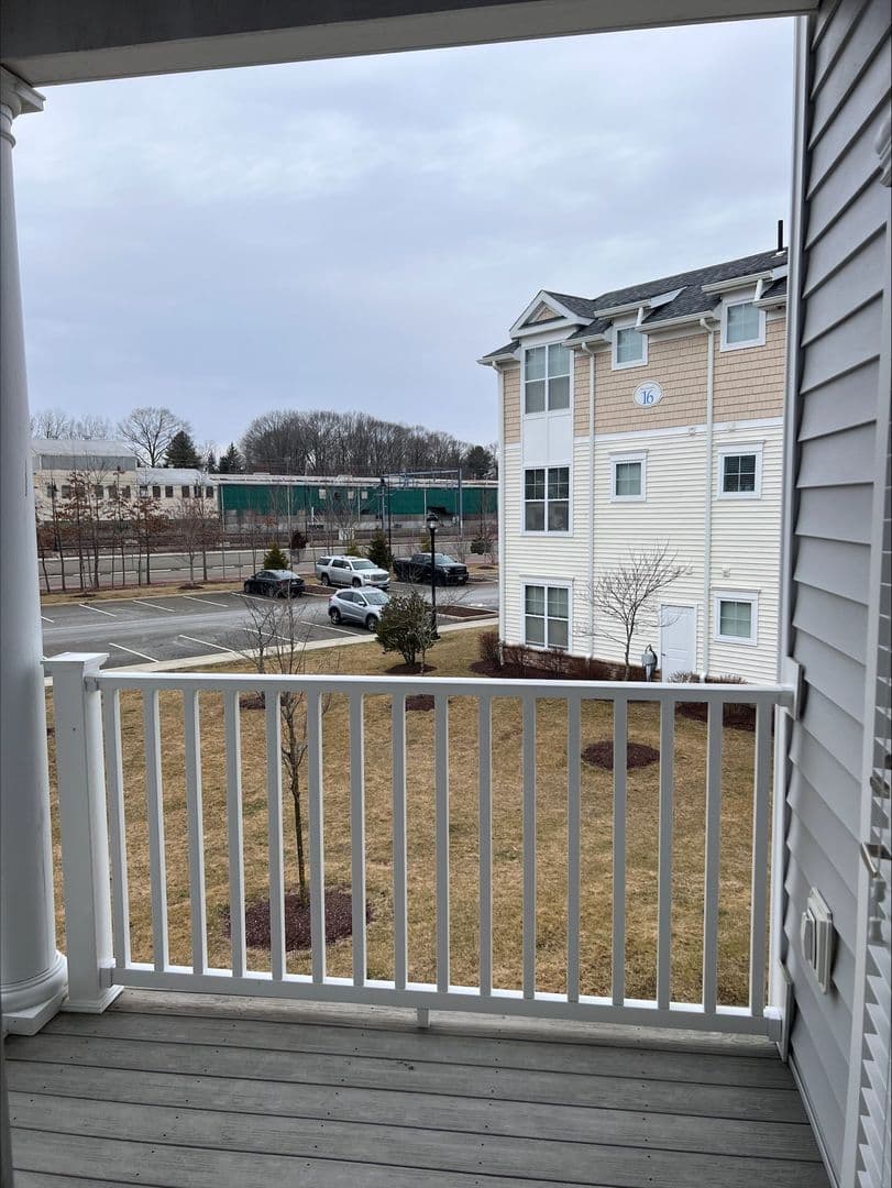 Old Saybrook Apartment: 7 N Main St