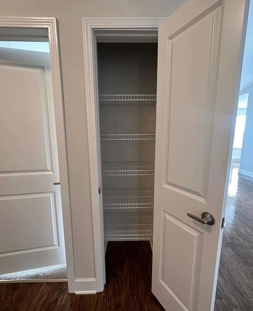 Old Saybrook Apartment: 7 N Main St