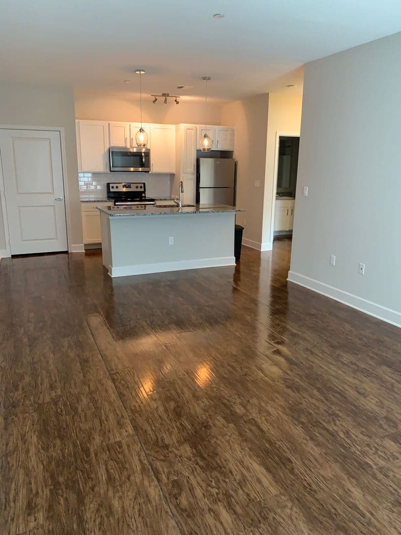 Old Saybrook Apartment: 7 N Main St