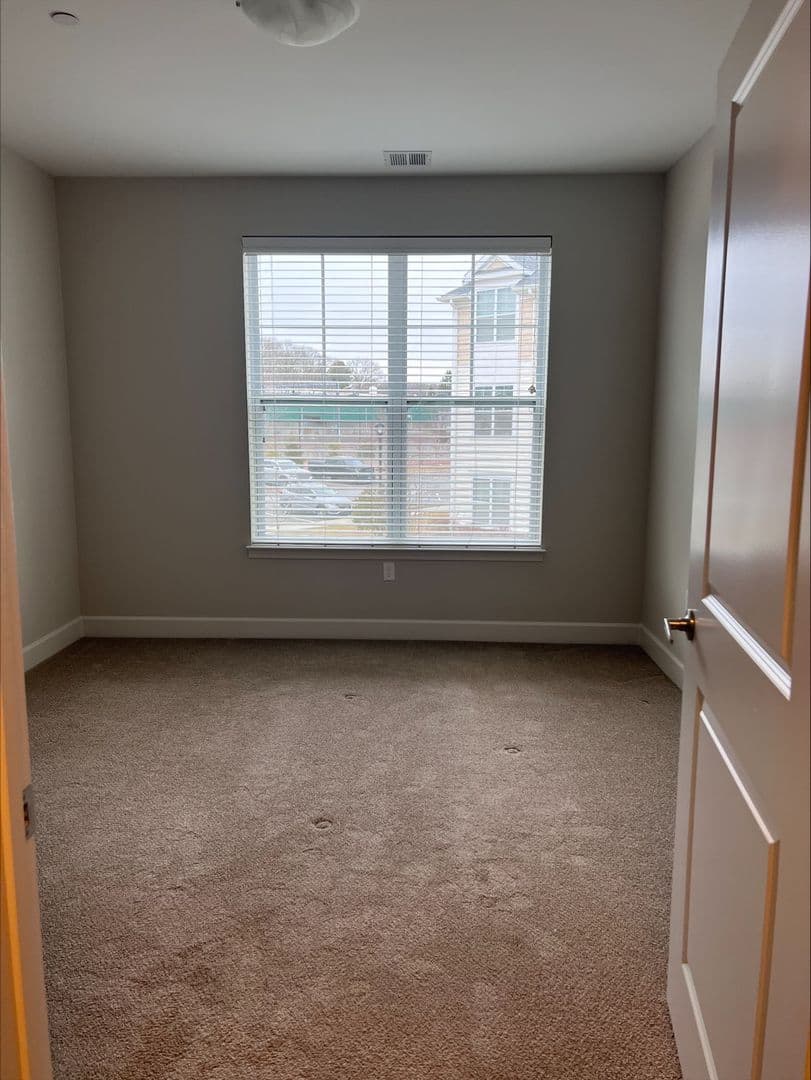 Old Saybrook Apartment: 7 N Main St